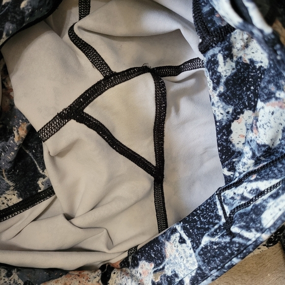 Lululemon Speed Up Tight Full-On Luxtreme 28" Spring Bloom Multi size 2 - Picture 12 of 14